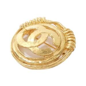 CHANEL Gold Brooch